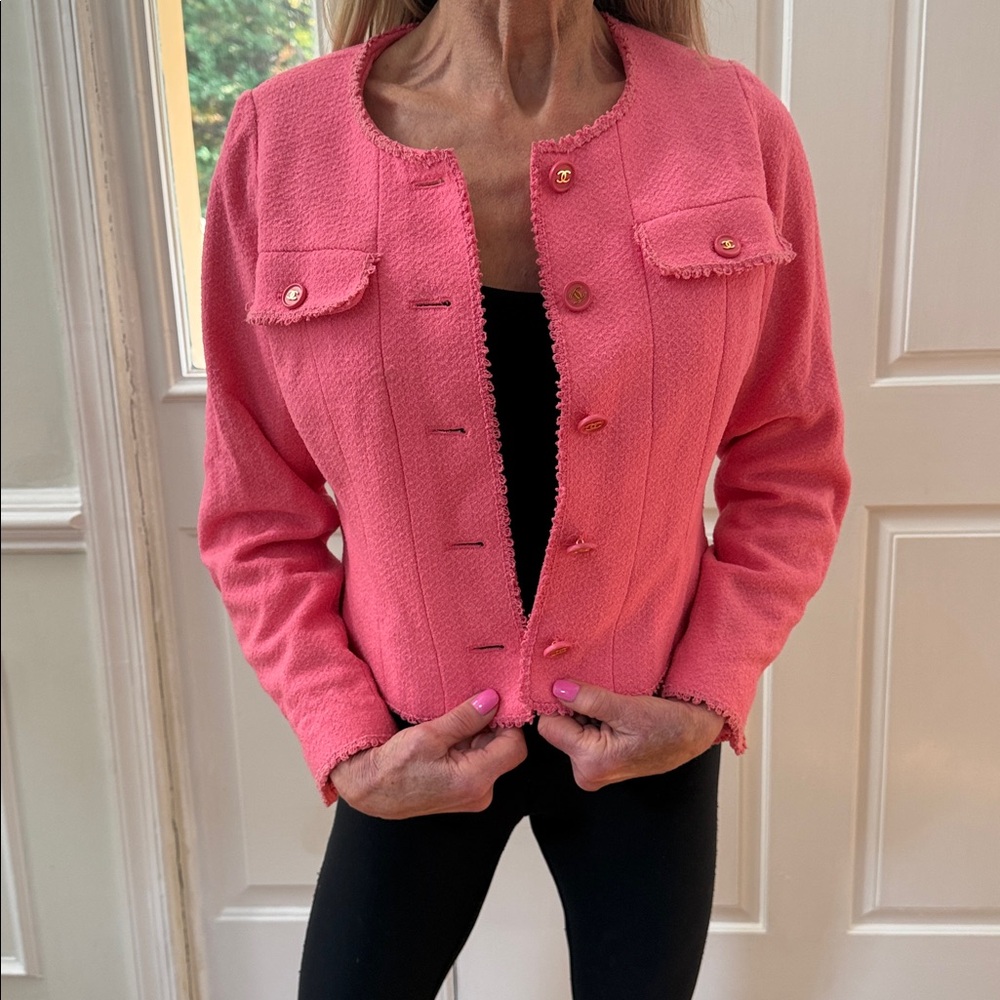 Authentic Chanel SZ 34 pink/melon jacket